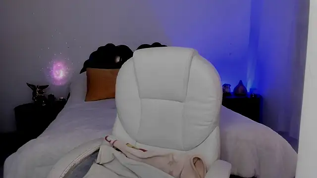 emilydolshe2 online show from November 2025 01:55:01 PM