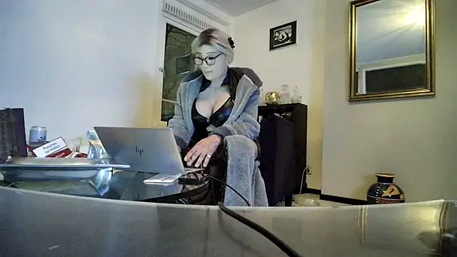 CharlotteVixxens online show from March 2026 11:00:02 PM