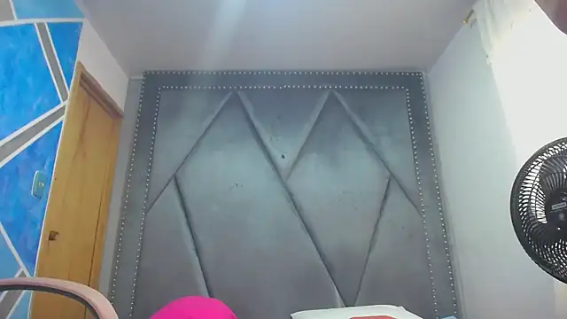 Snapshot of MeganMilF2 chatting on February 2026 01:07:02 PM MeganMilF2 online show from February 2026 01:07:02 PM