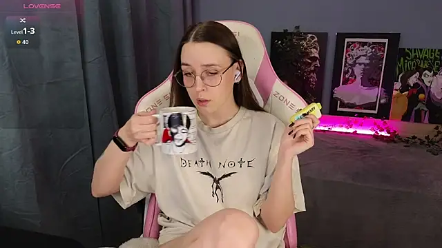 Snapshot of Sweet_frosti chatting on April 2026 03:26:02 AM Sweet frosti online show from April 2026 03:26:02 AM