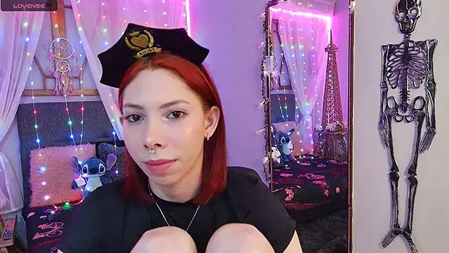 Snapshot of laura_olssen chatting on February 2025 12:44:02 PM laura olssen online show from February 2025 12:44:02 PM