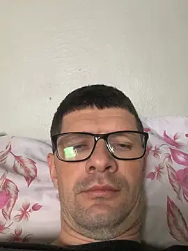 Snapshot of Juliano2289 chatting on May 2026 05:00:01 PM Juliano2289 online show from May 2026 05:00:01 PM