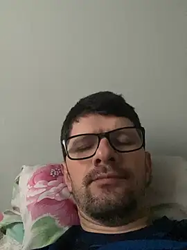 Juliano2289 online show from July 2026 03:43:01 PM