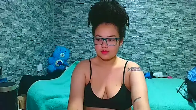 vanellope12 online show from March 2026 05:57:01 AM