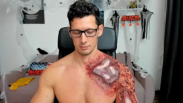 BrutusK08 online show from October 2025 09:05:02 PM