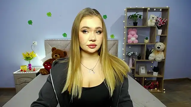 StacyYellig online show from March 2025 09:58:01 PM