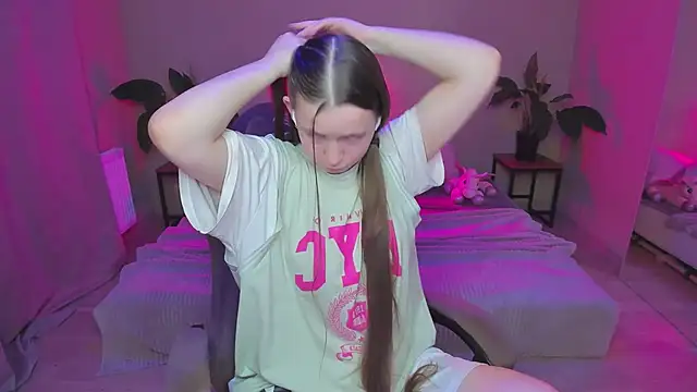 HelloRoxy online show from December 2024 06:25:01 PM