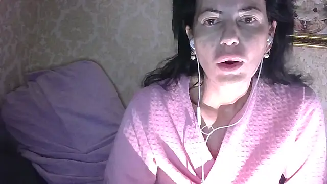 StunnigArt online show from June 2026 01:11:01 AM