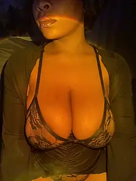 YellowHoneyDip online show from January 2025 03:28:01 PM