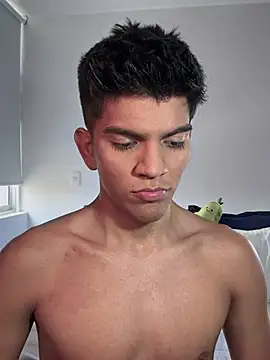 santiago 01 online show from February 2025 03:27:01 PM