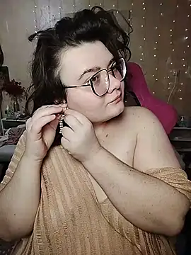 DenisHailey online show from April 2026 06:08:02 PM