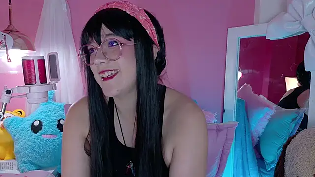 Snapshot of NaomiShimizu chatting on January 2025 11:32:01 PM NaomiShimizu online show from January 2025 11:32:01 PM