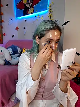 Snapshot of NaomiShimizu chatting on October 2025 05:57:02 PM NaomiShimizu online show from October 2025 05:57:02 PM