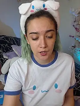 Snapshot of NaomiShimizu chatting on November 2025 08:52:01 PM NaomiShimizu online show from November 2025 08:52:01 PM