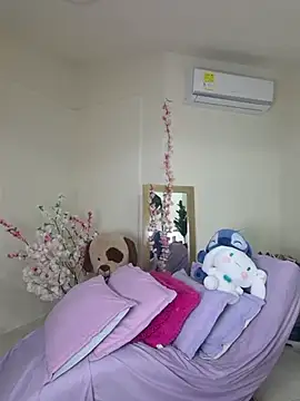 Snapshot of NaomiShimizu chatting on November 2025 09:49:02 PM NaomiShimizu online show from November 2025 09:49:02 PM