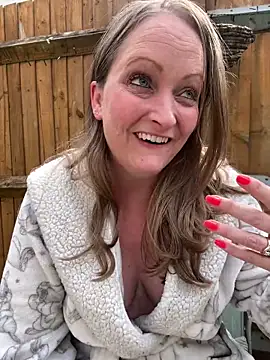 HoneyBluex online show from April 2026 10:49:02 AM