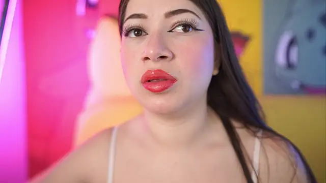 Snapshot of miss__pamela chatting on April 2026 11:01:01 AM miss pamela online show from April 2026 11:01:01 AM