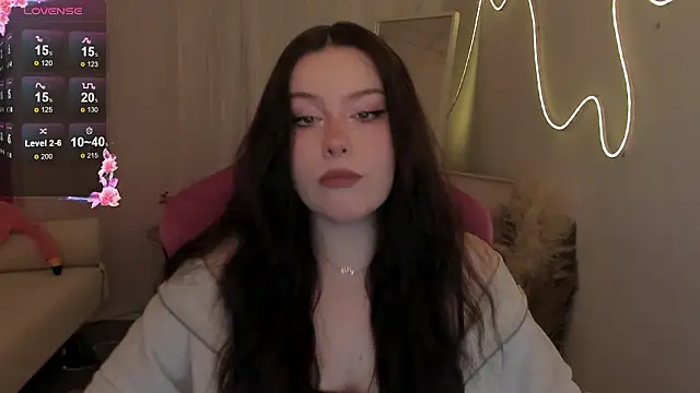 CoralineKeyns online show from March 2026 03:23:01 AM