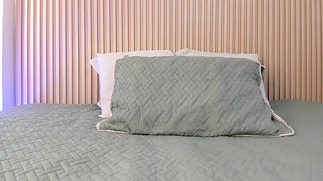 daiana curly online show from October 2025 07:33:01 PM