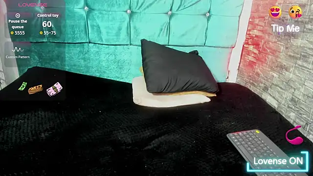 Cloee66 online show from February 2026 03:05:02 PM