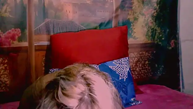 RoyalIndianCreamPuff online show from October 2025 07:23:01 PM