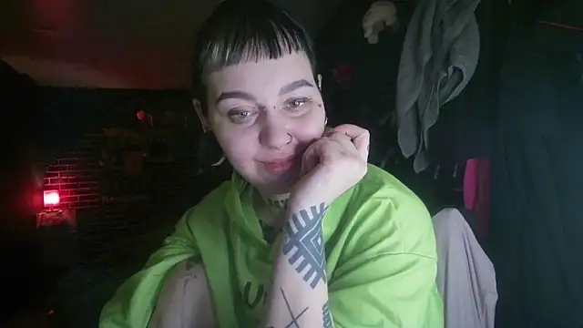 Snapshot of MoorderxDoll chatting on January 2025 01:26:01 AM MoorderxDoll online show from January 2025 01:26:01 AM