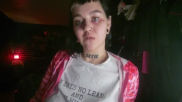 Snapshot of MoorderxDoll chatting on January 2025 03:42:02 AM MoorderxDoll online show from January 2025 03:42:02 AM