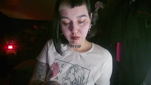 Snapshot of MoorderxDoll chatting on January 2025 08:10:01 PM MoorderxDoll online show from January 2025 08:10:01 PM