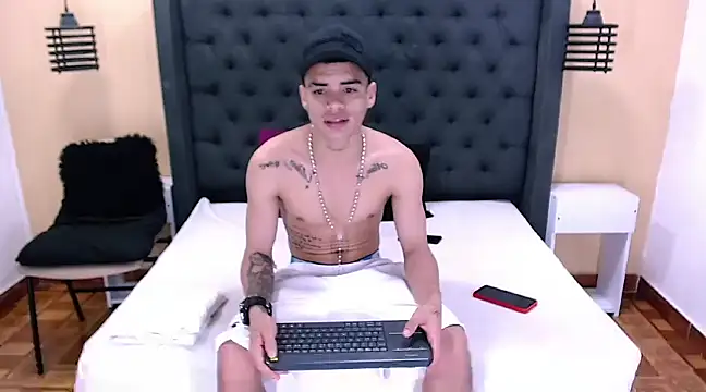 Snapshot of mailo_bronw chatting on March 2025 08:31:02 PM mailo bronw online show from March 2025 08:31:02 PM