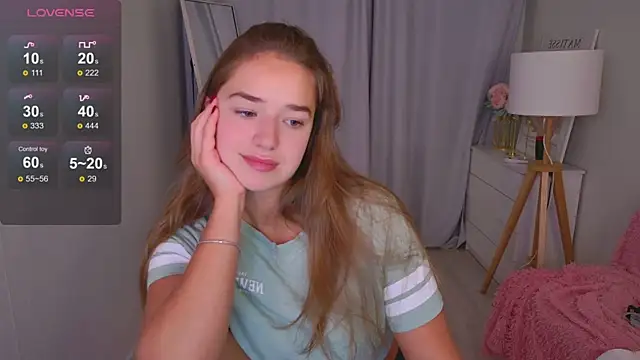 Snapshot of LovelyJessie chatting on April 2026 01:49:02 PM LovelyJessie online show from April 2026 01:49:02 PM