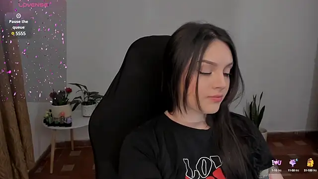 Snapshot of anaveleeez chatting on December 2024 10:15:02 PM anaveleeez online show from December 2024 10:15:02 PM