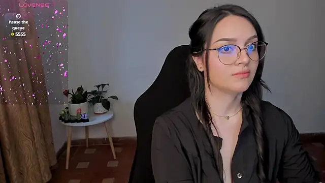 Snapshot of anaveleeez chatting on December 2024 03:09:02 PM anaveleeez online show from December 2024 03:09:02 PM