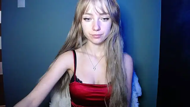 LuciaYoung online show from October 2025 12:30:02 PM