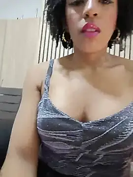 Snapshot of Issa_Km_ chatting on July 2026 12:02:02 AM Issa Km online show from July 2026 12:02:02 AM