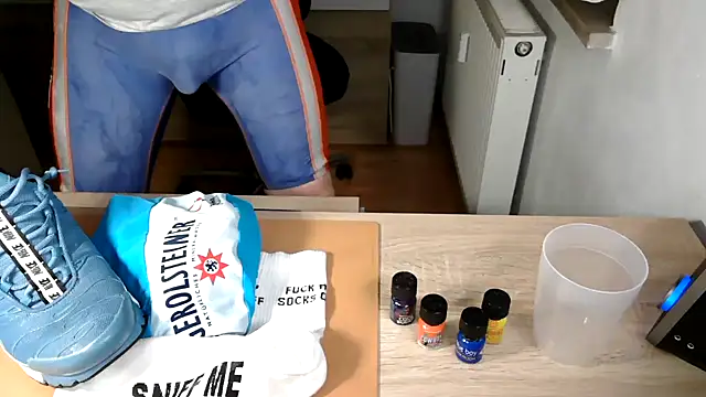 Snapshot of lycrasneaker@xh chatting on April 2026 09:31:01 PM lycrasneakerxh online show from April 2026 09:31:01 PM