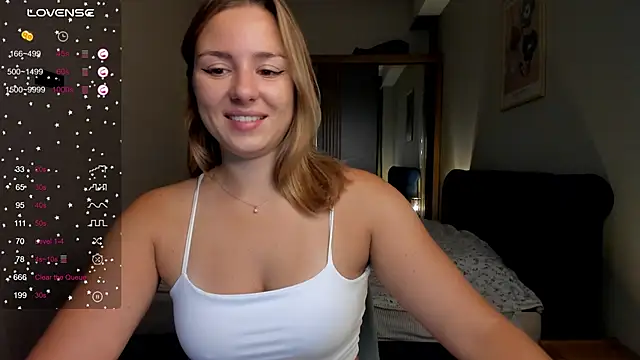 ThreeshaWhite online show from September 2025 04:56:01 AM