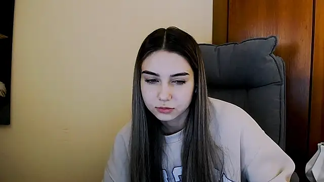 Lili magic online show from March 2025 04:37:01 PM