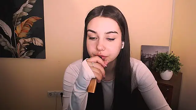 Lili magic online show from September 2025 12:27:02 PM