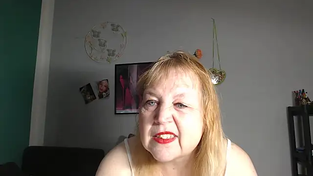 Snapshot of Blasflittchen chatting on April 2026 09:59:01 AM Blasflittchen online show from April 2026 09:59:01 AM