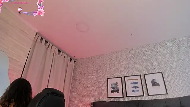 emma  smith1 online show from February 2025 12:33:01 PM