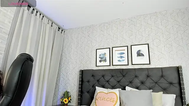 emma  smith1 online show from February 2025 12:22:01 PM