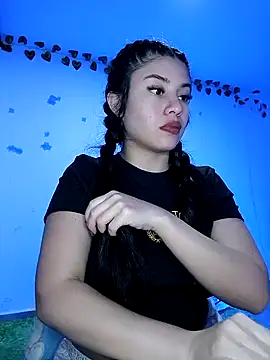 Snapshot of tara20_ chatting on January 2025 02:04:02 AM tara20  online show from January 2025 02:04:02 AM