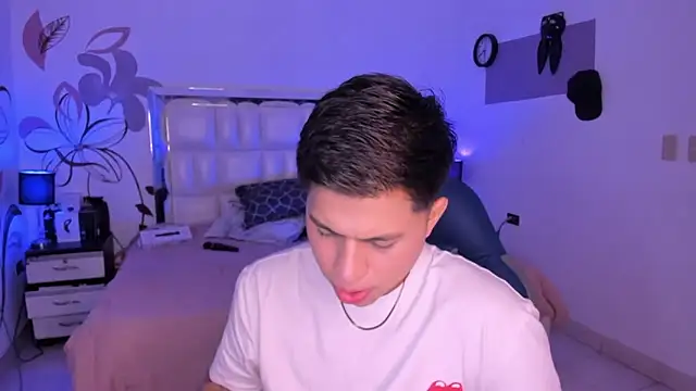 Niicky1  online show from January 2025 10:52:02 PM