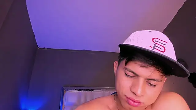 Niicky1  online show from March 2025 12:30:01 AM