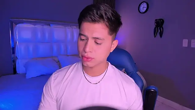 Niicky1  online show from September 2025 08:41:01 PM