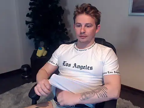 Snapshot of LandonYork chatting on February 2026 07:10:02 PM LandonYork online show from February 2026 07:10:02 PM