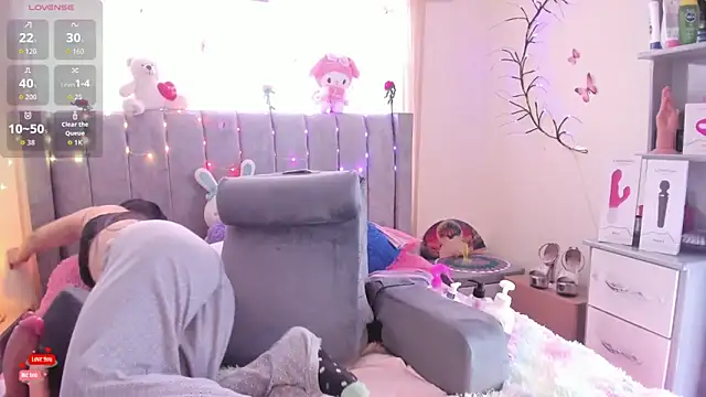 Rapunzeell  online show from November 2025 01:00:01 PM