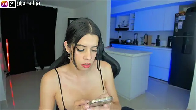 Snapshot of johedija chatting on May 2026 11:44:02 PM johedija online show from May 2026 11:44:02 PM
