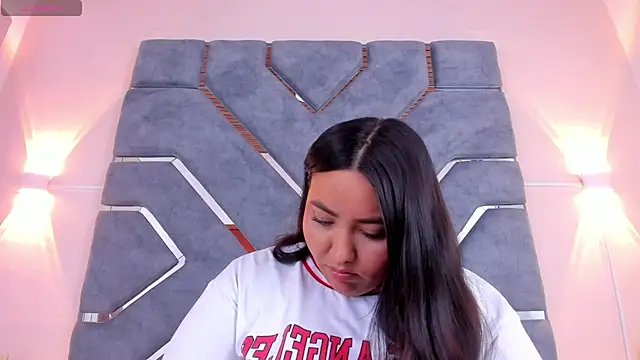 LucciaPorter online show from November 2025 09:24:02 PM