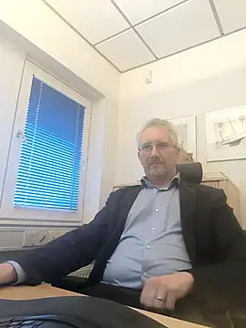 Snapshot of tom-swede chatting on March 2025 03:45:02 PM tom-swede online show from March 2025 03:45:02 PM